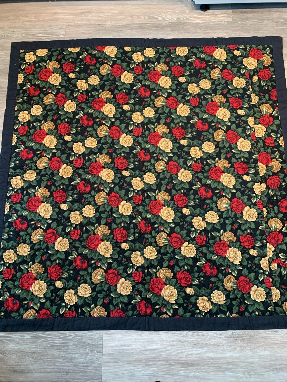 Vintage handmade “Texas Rose” Patchwork Quilt (1995)- Cottagecore Floral Blanket - Picture 4 of 6